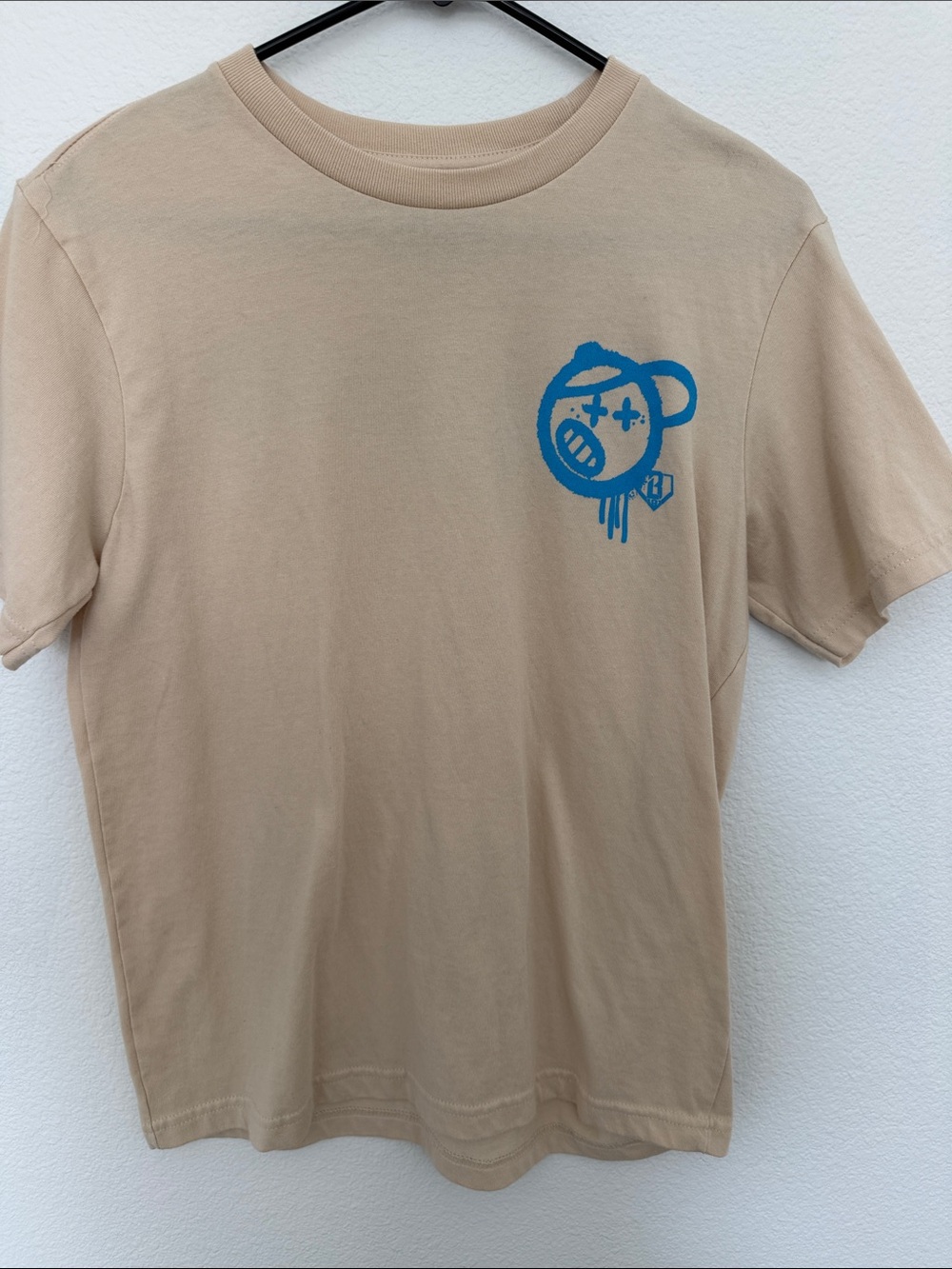 Youth Short-Sleeve Graphic Tee in Beige with Blue Motif